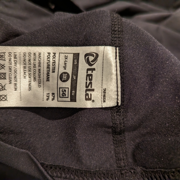 Tesla black long sleeve lightweight base layer. Men's size 2XL. - Picture 5 of 5